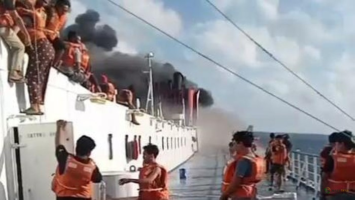 Kebakaran KMP Mutiara Sentosa 2 di Perairan Sumenep Tewaskan Empat Penumpang, 218 Selamat