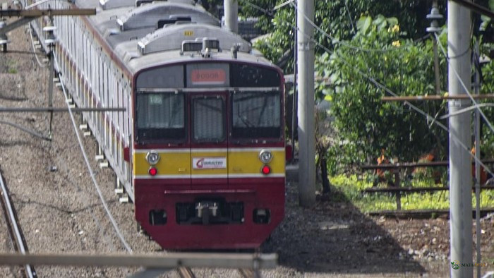KRL Anjlok di Stasiun Jakarta Kota, Perjalanan Bogor-Jakarta Mengalami Gangguan