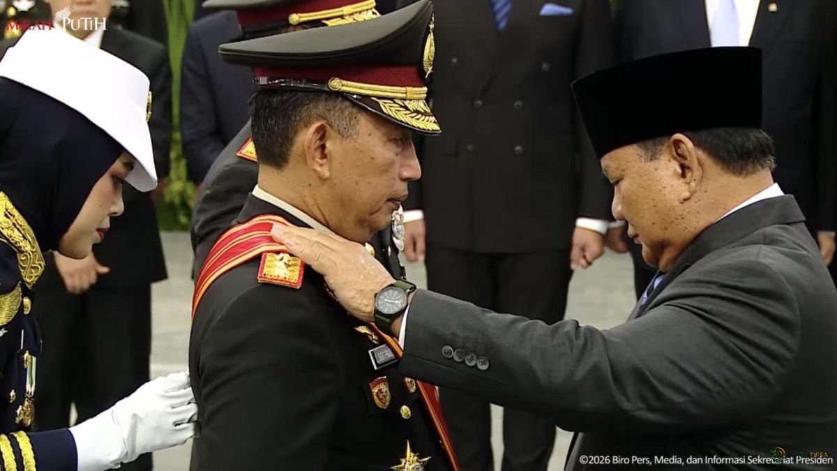 Presiden Prabowo Anugerahkan Bintang Mahaputera kepada Listyo Sigit dan Dedi Prasetyo