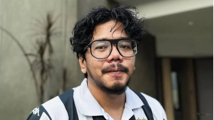 Ferry Irwandi Mengaku Dibuntuti Mobil Selama Berminggu-minggu: “Siapa pak? turun! Turun!,”
