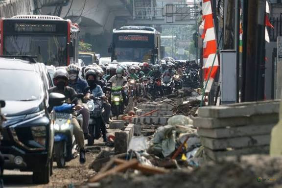 Trotoar Matraman Jadi Sorotan Usai Pembangunan LRT Jakarta, Warganet Pertanyakan Ruang Pejalan Kaki