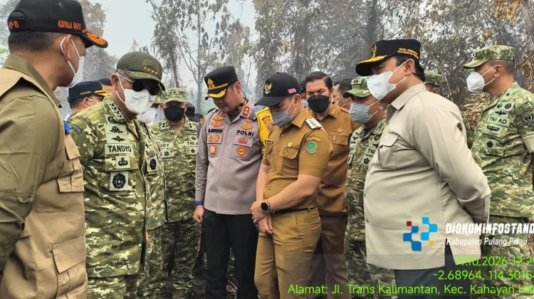 Kepala BNPB dan Kasad Tinjau Penanganan Karhutla di Pulang Pisau